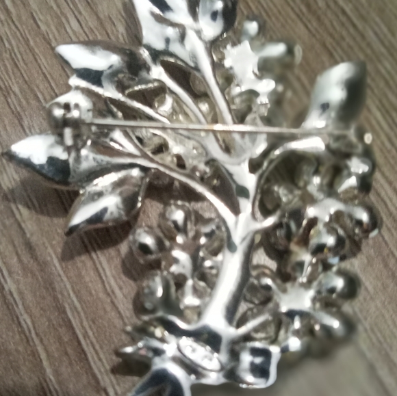 Vintage Nina Ricci Brooch/Pin - Picture 2 of 2